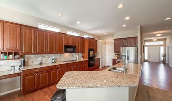 6353 S Queensburg Ct, Aurora, CO 80016