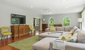 37 Magazine St, Bedford, NH 03110