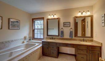 821 Sauk Ridge Trl, Madison, WI 53717