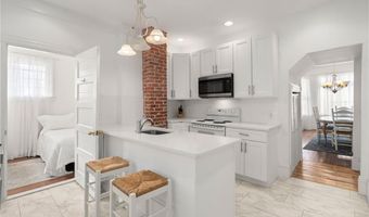 34 Bull St, Newport, RI 02840