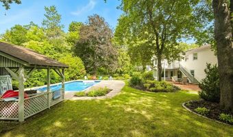 5 Brookside Cir, Acton, MA 01720