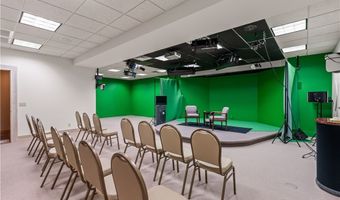 805 Cascades Dr, Aurora, OH 44202