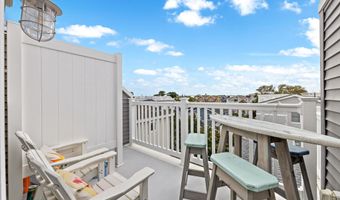 222 7TH St, Beach Haven, NJ 08008