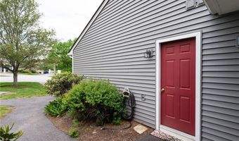 18 Pond Ct B, North Providence, RI 02904