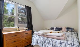15 Hamden Place Rd, Arundel, ME 04046