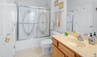 2 Woodlake Ct, Barnegat, NJ 08005