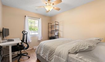 5635 E 39th St N, Bel Aire, KS 67220