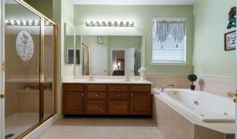 24 POND VIEW Cir, Barnegat, NJ 08005