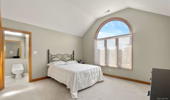 1760 W Whispering Ct, Addison, IL 60101