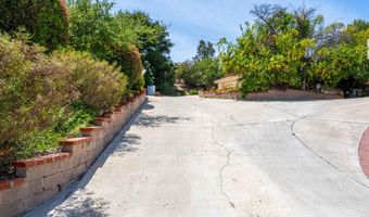 27555 Freetown Ln, Agoura Hills, CA 91301