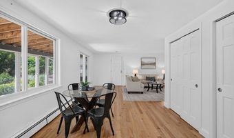 10 Hemlock Rd, Andover, MA 01810