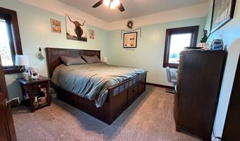 1524 Beechwood Dr, Aurora, NE 68818