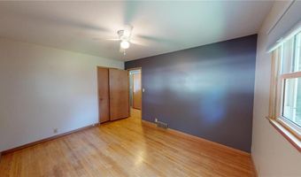 417 Euclid St, Alden, MN 56009