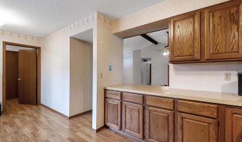4650 Farmstead Ct, Bel Aire, KS 67220