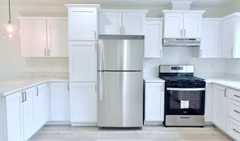 402 Lilly Ln, Altoona, WI 54720