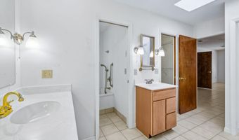 1875 LIVE OAK Ln, Atlantic Beach, FL 32233