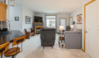 528 Kelsey Ln, Altoona, IA 50009