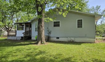 651 W Pearl St, Aurora, MO 65605