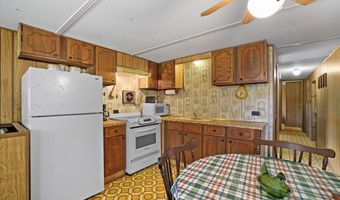 197 Lakeview Dr, Almond, NC 28771