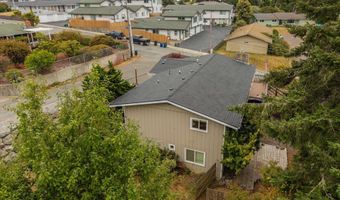 1214 Ransom Ave, Brookings, OR 97415