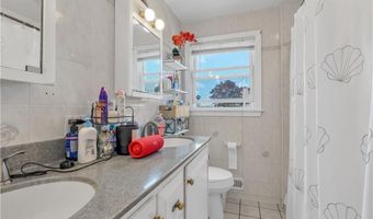 35 Pleasant View Dr, North Providence, RI 02904