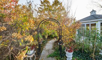 178 S Bayview Ave, Amityville, NY 11701