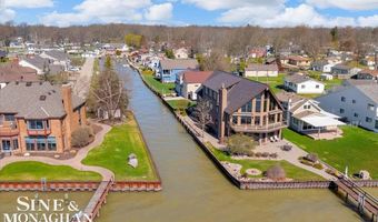 113 Roselawn St, Algonac, MI 48001