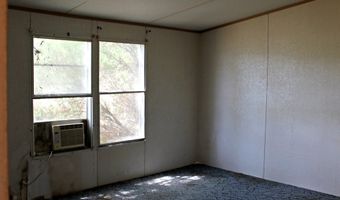 601 Travis St, Alleyton, TX 78935