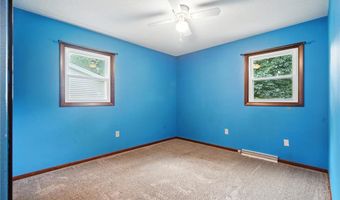 413 E 5th St, Anamosa, IA 52205