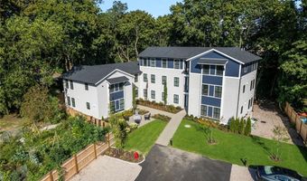 32 Exchange St 103, East Greenwich, RI 02818