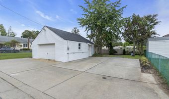 854 Main St, Belford, NJ 07718