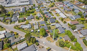 409 PACIFIC Ave, Brookings, OR 97415