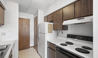 1138 Village Ln, Ashland, OH 44805