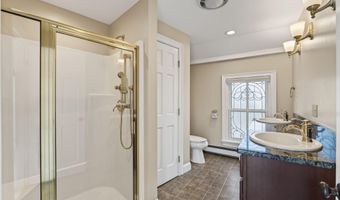 997 Washington St, Bath, ME 04530