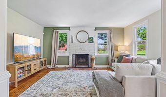 8893 LONGSWAMP Rd, Alburtis, PA 18011