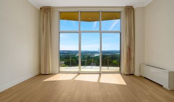 1200 N NASH St 811, Arlington, VA 22209