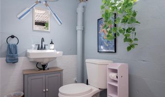 26 Vernon Ave, Newport, RI 02840