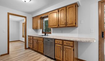 2407 S CLOVER Ln, Appleton, WI 54915
