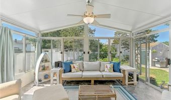 82 Martin St, East Providence, RI 02914