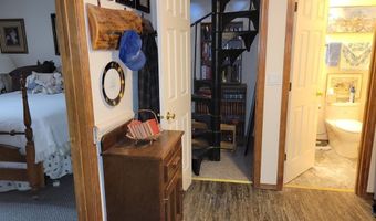 10 Badger Hollow Rd, Cascade, ID 83611