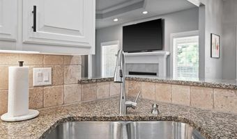 5812 Woodland Rd, Bartlesville, OK 74006