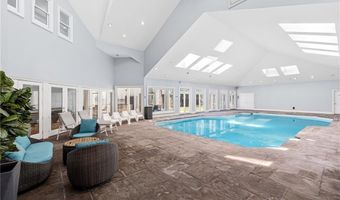 35 River Run, East Greenwich, RI 02818