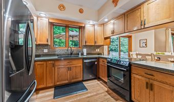 1035 Vermont Ct, Ames, IA 50014