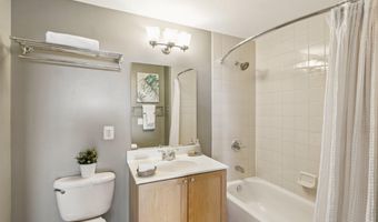 2001 15TH St N 506, Arlington, VA 22201