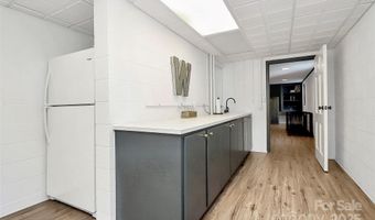 906 Colonial Dr, Albemarle, NC 28001