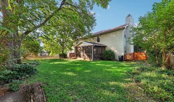 800 Eaglebrooke Dr, Ballwin, MO 63021