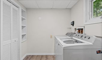 22 Collegeview Dr, Albany, NY 12211