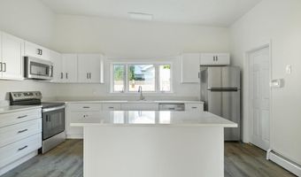 45 E LAKE Dr, Annapolis, MD 21403