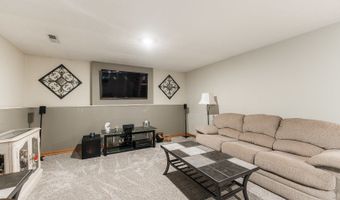 554 N Green Ridge St, Addison, IL 60101