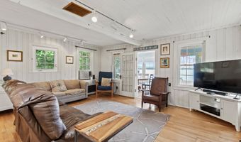 301 PRIDE FARM Rd, Falmouth, ME 04105